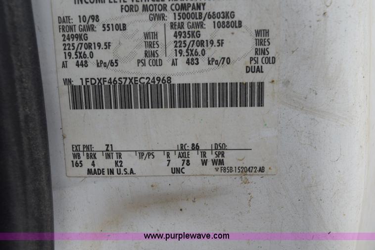 image for item K6073 1999 Ford F450 flatbed truck