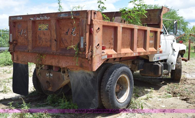image for item K6075 1991 Ford F700 dump truck