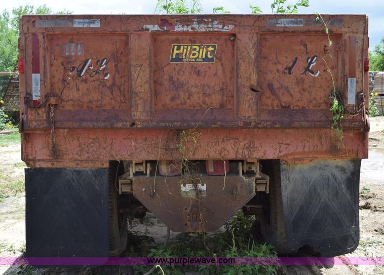 image for item K6075 1991 Ford F700 dump truck