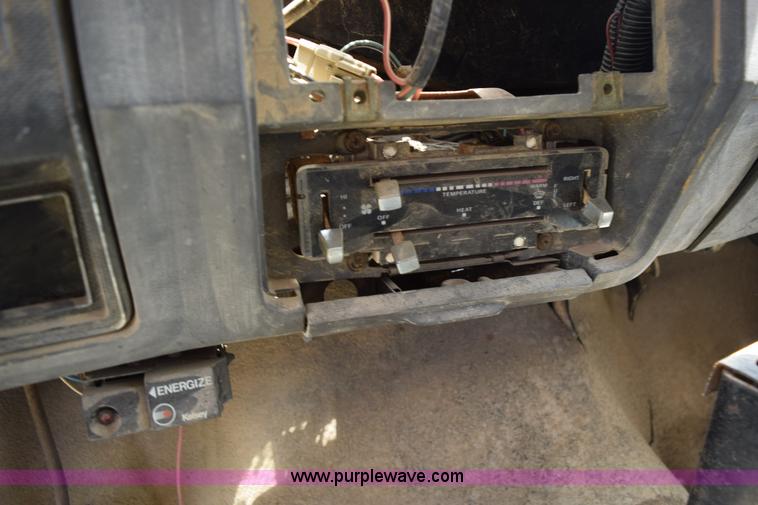 image for item K6075 1991 Ford F700 dump truck