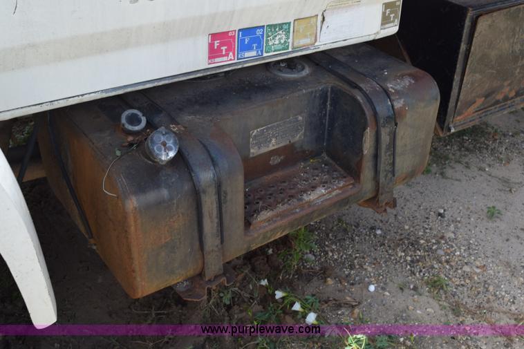 image for item K6075 1991 Ford F700 dump truck