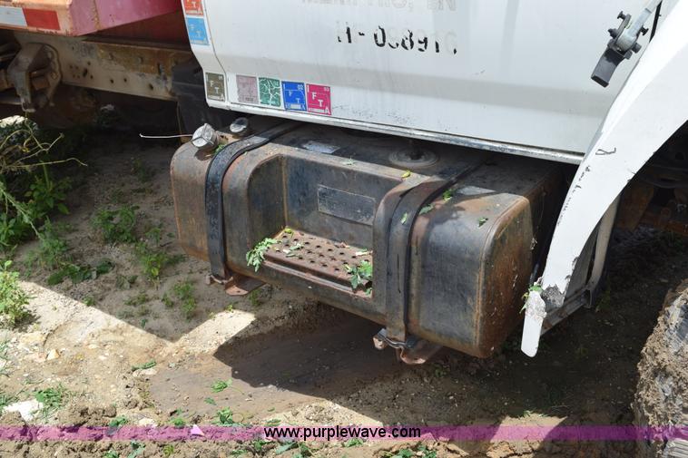 image for item K6075 1991 Ford F700 dump truck