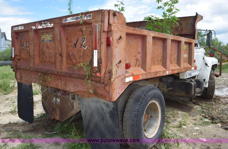 image for item K6075 1991 Ford F700 dump truck