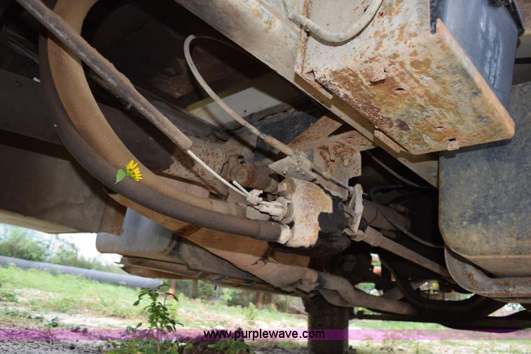 image for item K6075 1991 Ford F700 dump truck