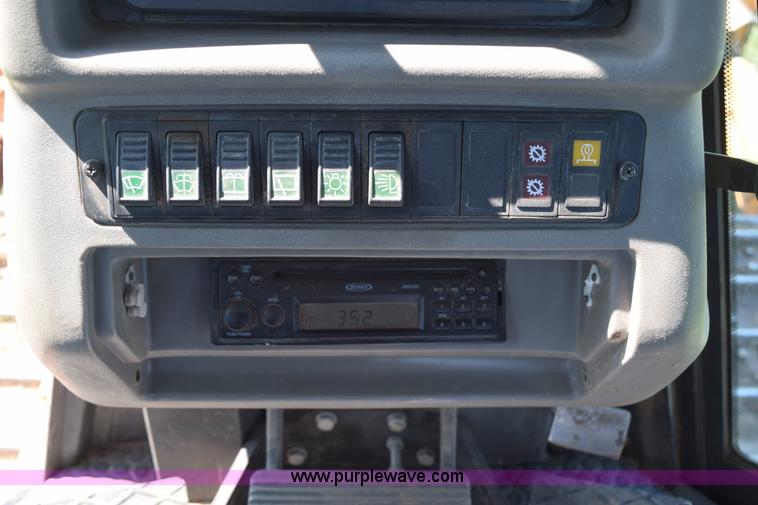 image for item K6095 2005 Case 1850K dozer