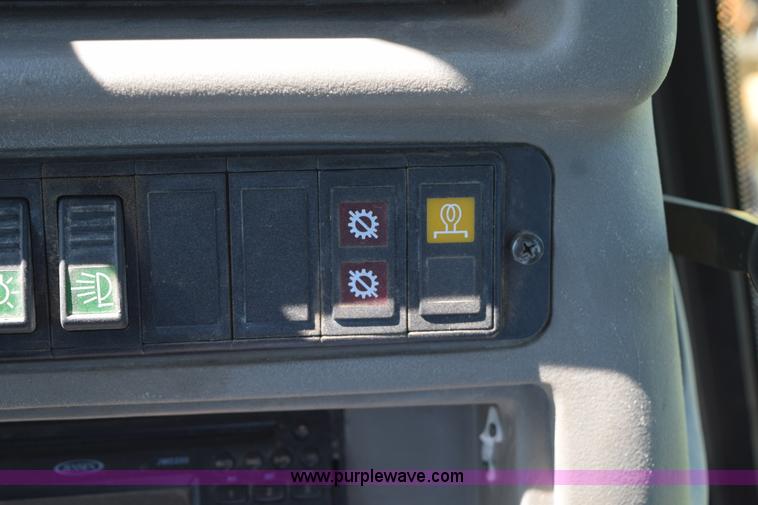 image for item K6095 2005 Case 1850K dozer