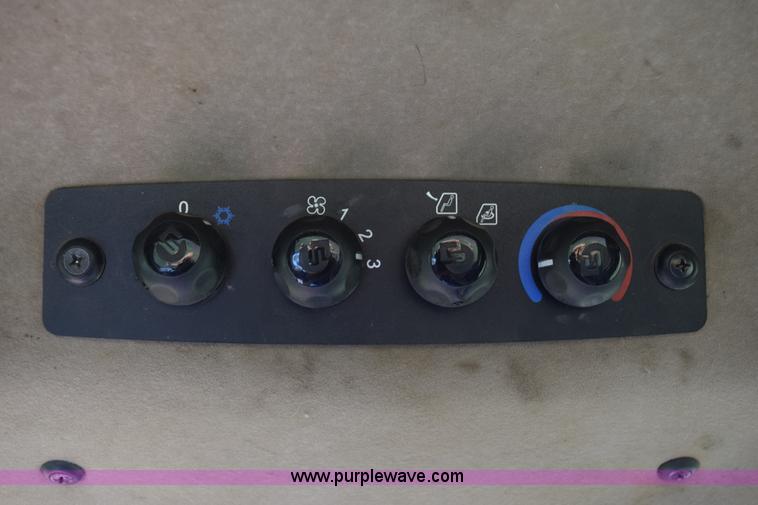 image for item K6095 2005 Case 1850K dozer