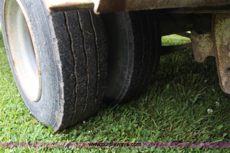 image for item K6911 1997 Holden HLB36225 equipment trailer