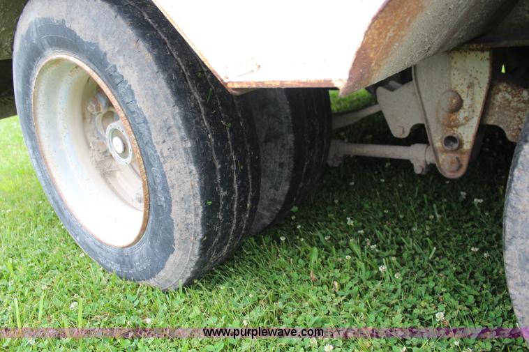 image for item K6911 1997 Holden HLB36225 equipment trailer