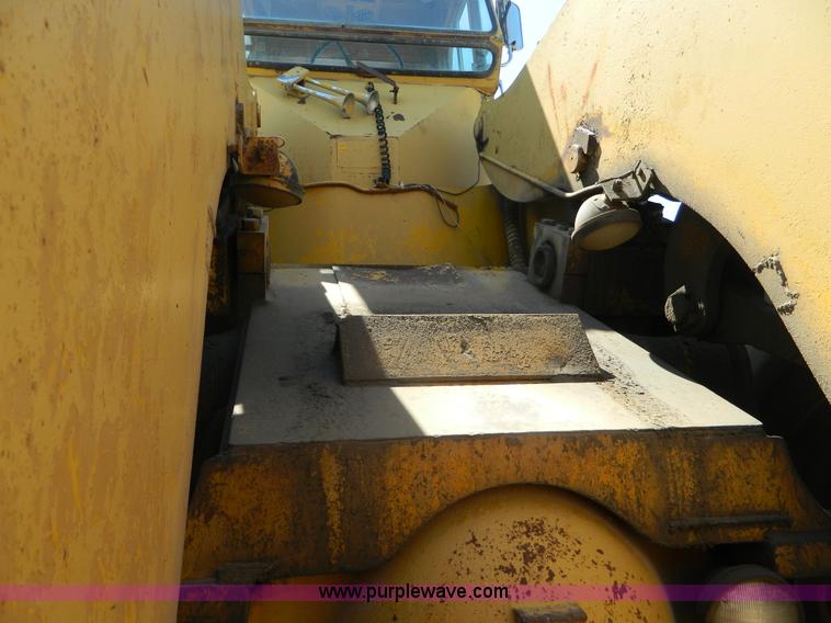 image for item K8116 Michigan 275B wheel loader