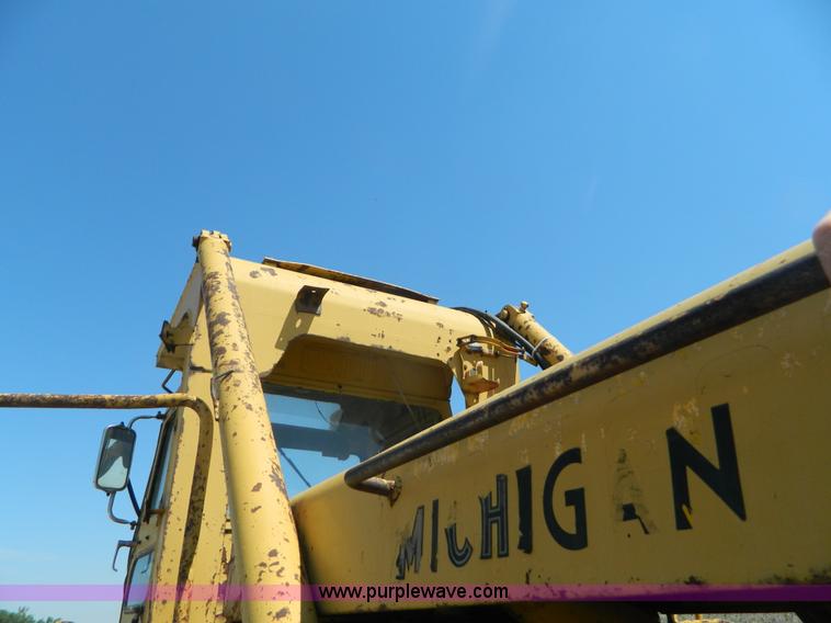 image for item K8116 Michigan 275B wheel loader