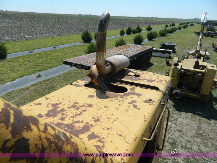 image for item K8116 Michigan 275B wheel loader