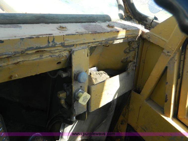 image for item K8116 Michigan 275B wheel loader
