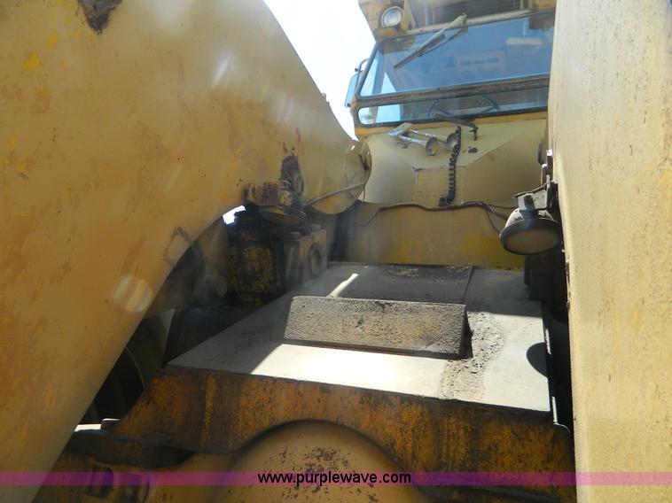 image for item K8116 Michigan 275B wheel loader