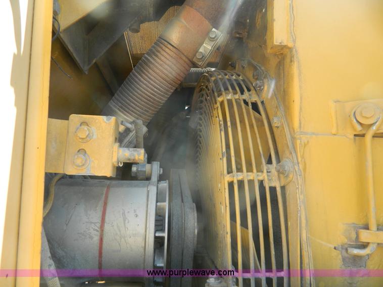 image for item K8122 1993 Caterpillar 963 track loader