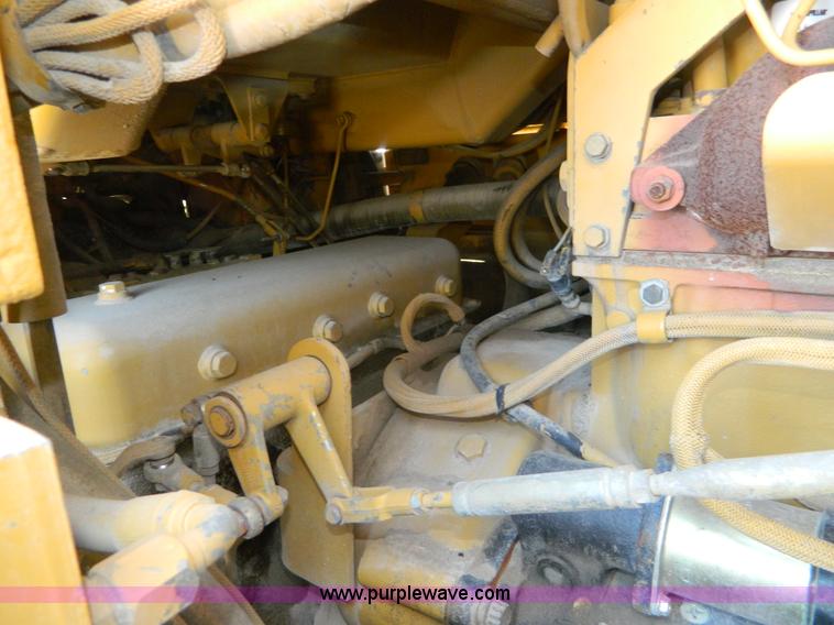 image for item K8122 1993 Caterpillar 963 track loader