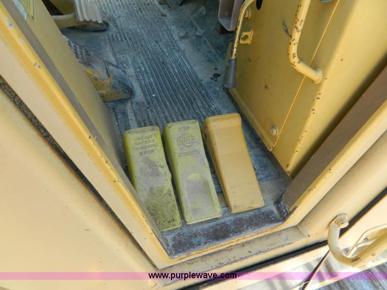 image for item K8122 1993 Caterpillar 963 track loader