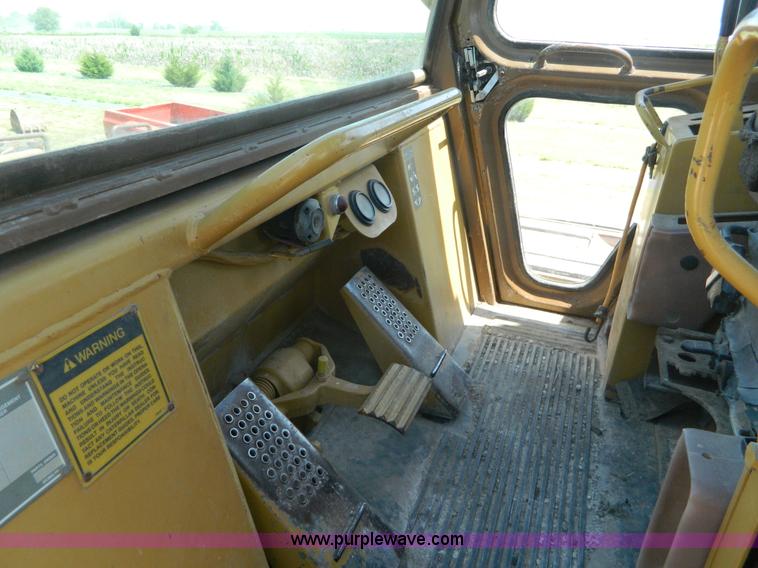 image for item K8122 1993 Caterpillar 963 track loader