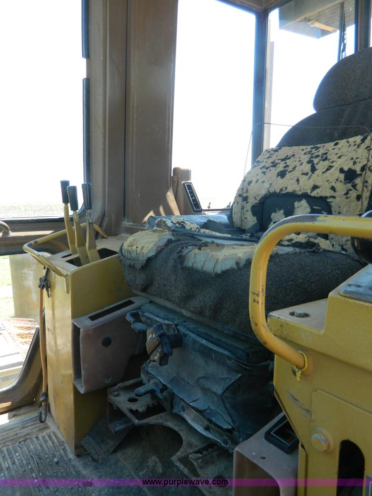 image for item K8122 1993 Caterpillar 963 track loader