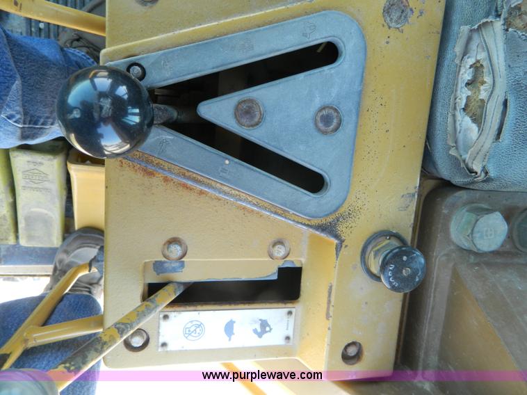 image for item K8122 1993 Caterpillar 963 track loader