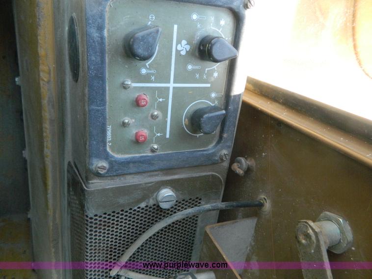 image for item K8122 1993 Caterpillar 963 track loader