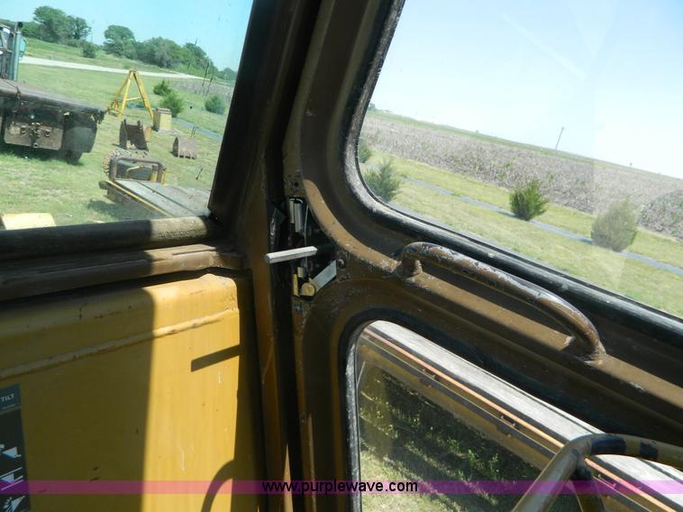 image for item K8122 1993 Caterpillar 963 track loader