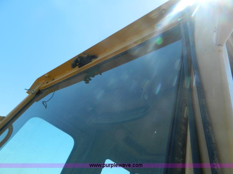 image for item K8122 1993 Caterpillar 963 track loader