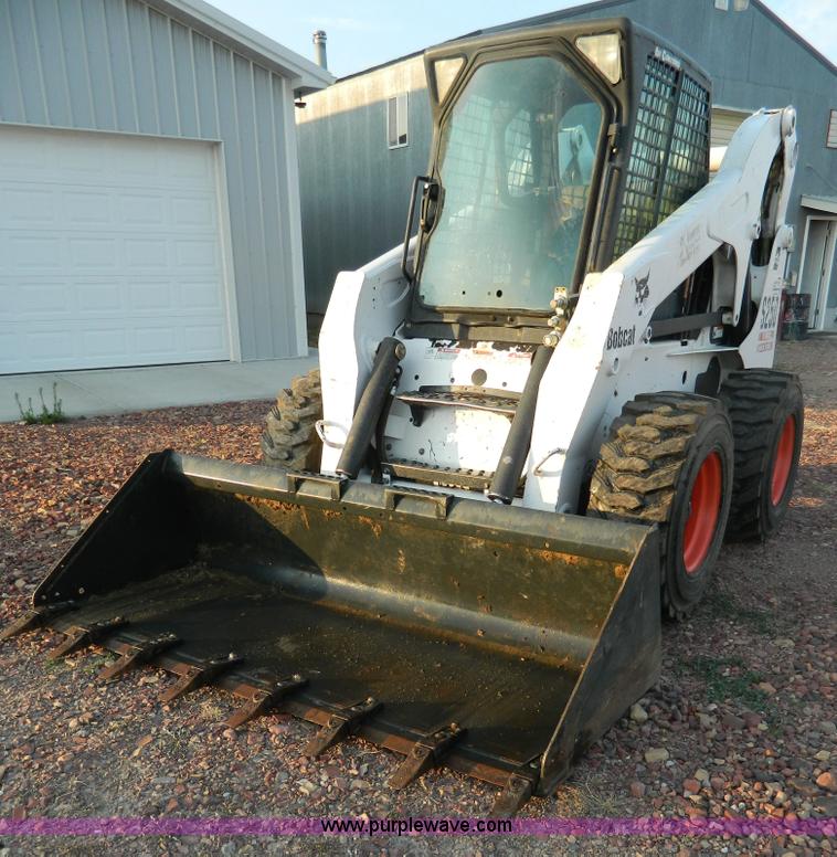 image for item K8135 2003 Bobcat S250 skid steer