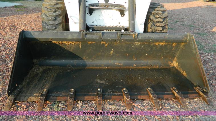 image for item K8135 2003 Bobcat S250 skid steer