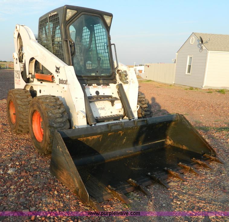 image for item K8135 2003 Bobcat S250 skid steer