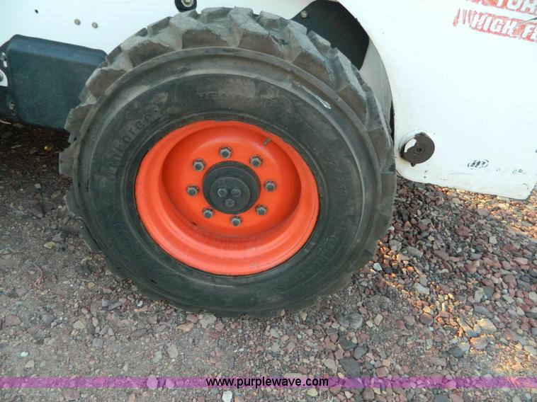image for item K8135 2003 Bobcat S250 skid steer