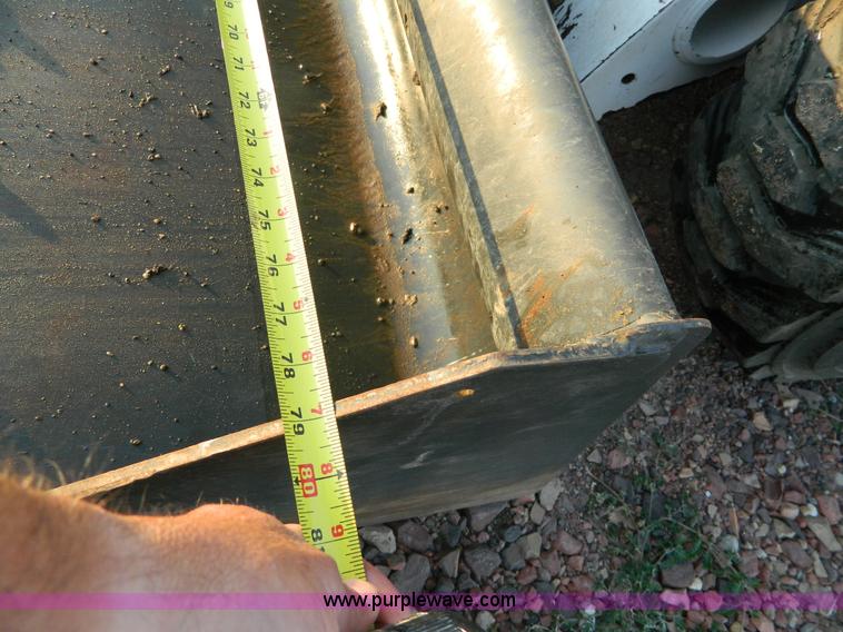 image for item K8135 2003 Bobcat S250 skid steer