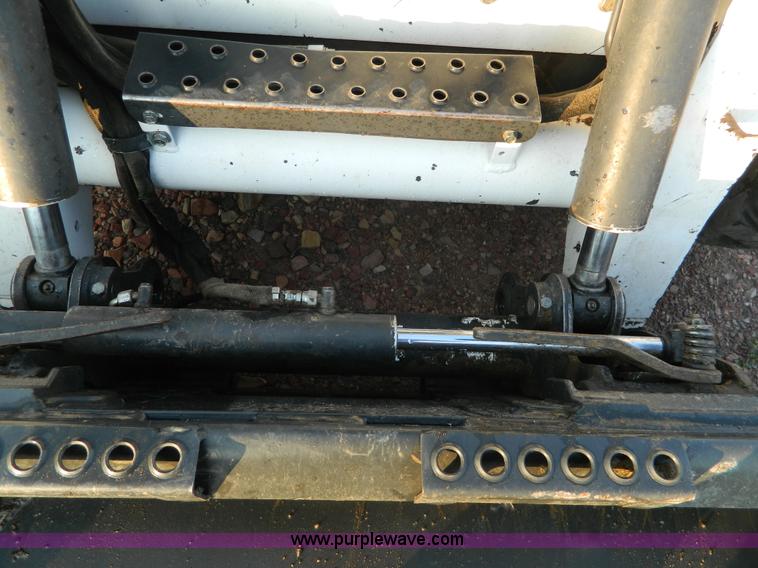 image for item K8135 2003 Bobcat S250 skid steer