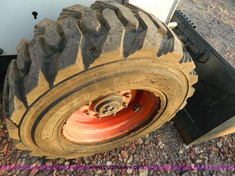 image for item K8135 2003 Bobcat S250 skid steer