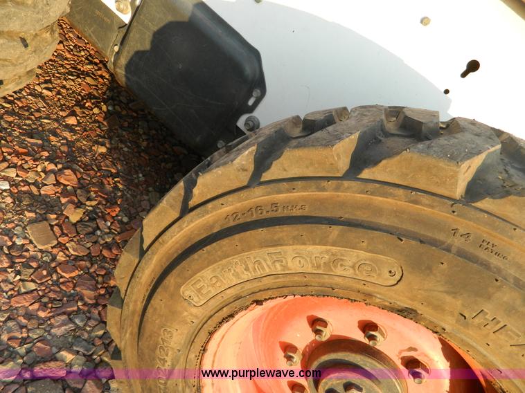 image for item K8135 2003 Bobcat S250 skid steer