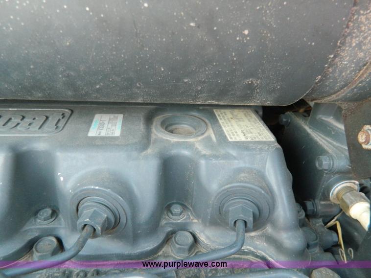 image for item K8135 2003 Bobcat S250 skid steer