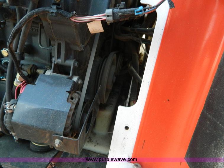 image for item K8135 2003 Bobcat S250 skid steer