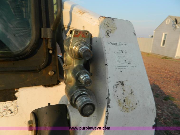 image for item K8135 2003 Bobcat S250 skid steer