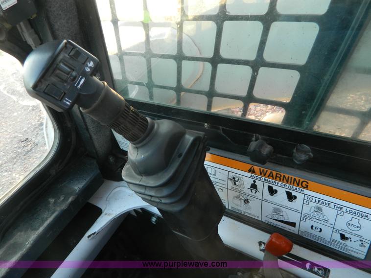 image for item K8135 2003 Bobcat S250 skid steer