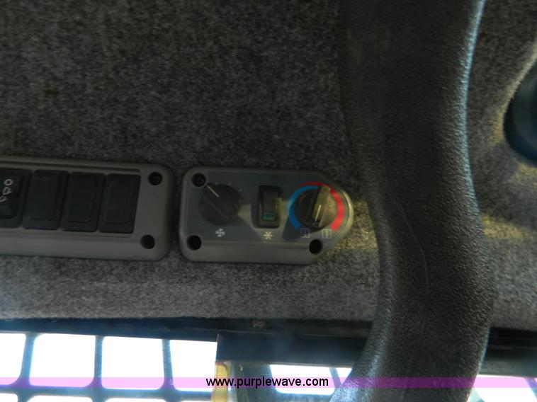 image for item K8135 2003 Bobcat S250 skid steer