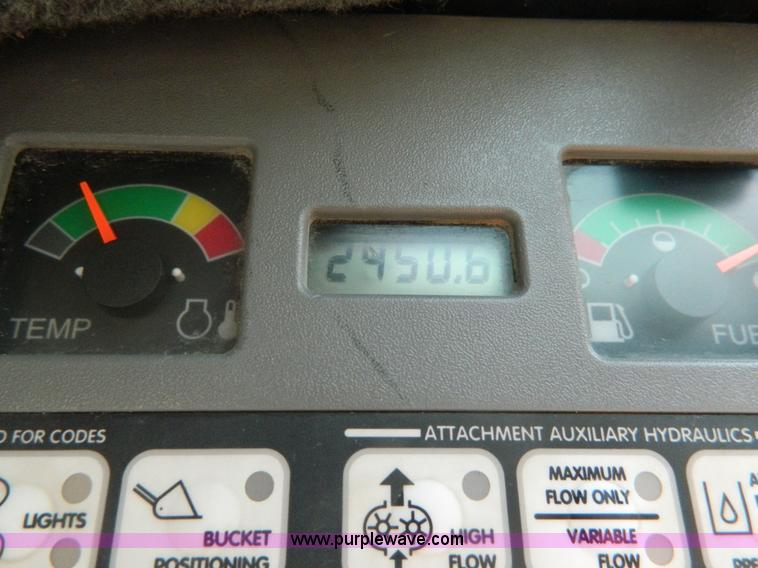 image for item K8135 2003 Bobcat S250 skid steer