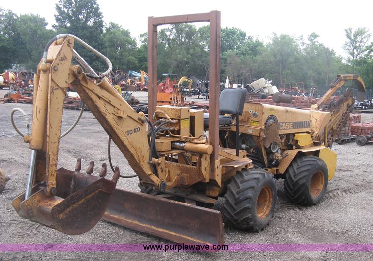 image for item K8681 1985 Case 30+4 trencher