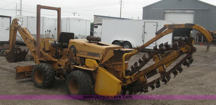 image for item K8681 1985 Case 30+4 trencher