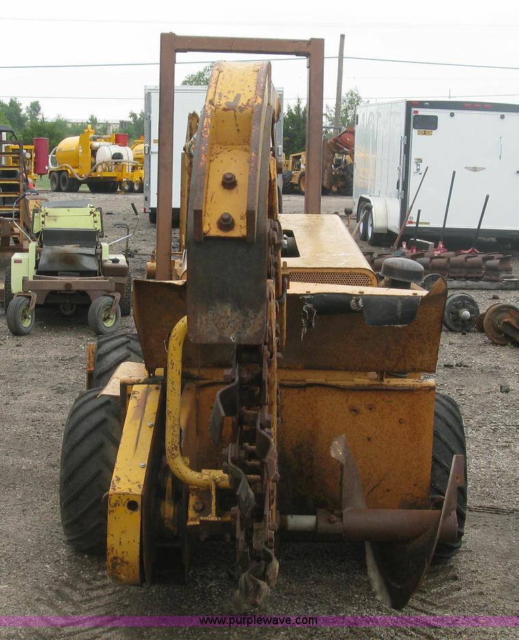 image for item K8681 1985 Case 30+4 trencher