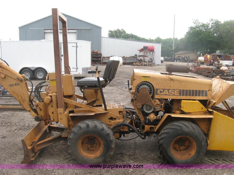 image for item K8681 1985 Case 30+4 trencher