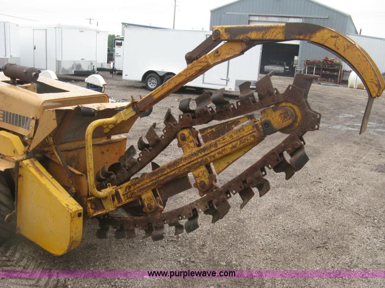 image for item K8681 1985 Case 30+4 trencher