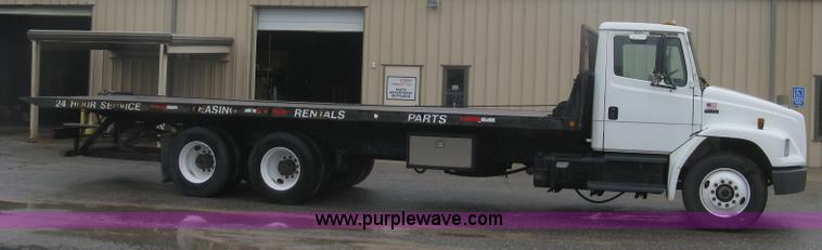 image for item K8688 1997 Freightliner FL80 rollback truck