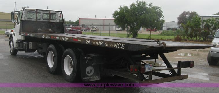 image for item K8688 1997 Freightliner FL80 rollback truck