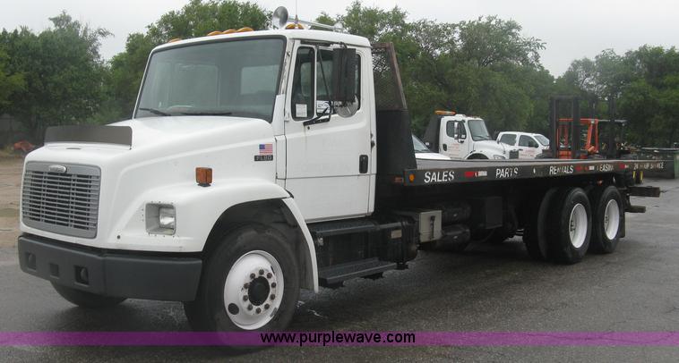 image for item K8688 1997 Freightliner FL80 rollback truck