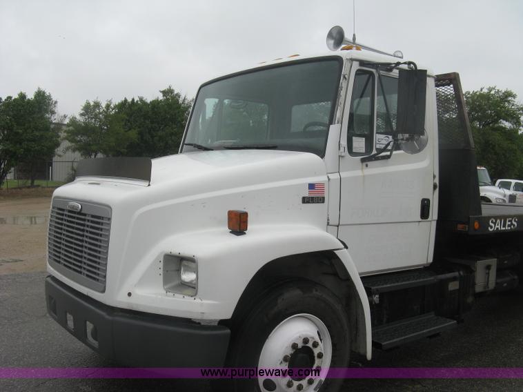 image for item K8688 1997 Freightliner FL80 rollback truck